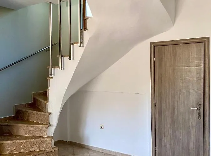 Elani-elaiavillas Lägenhet *