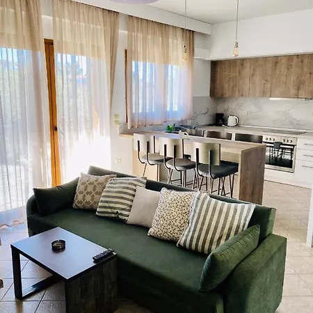 Elani-elaiavillas 公寓