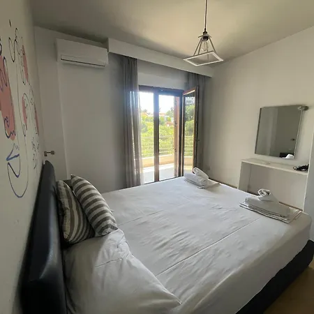 Elani-elaiavillas 公寓